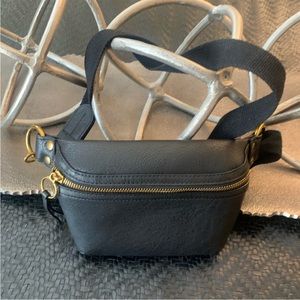 Black Belt Bag by Universal Thread NWOT
